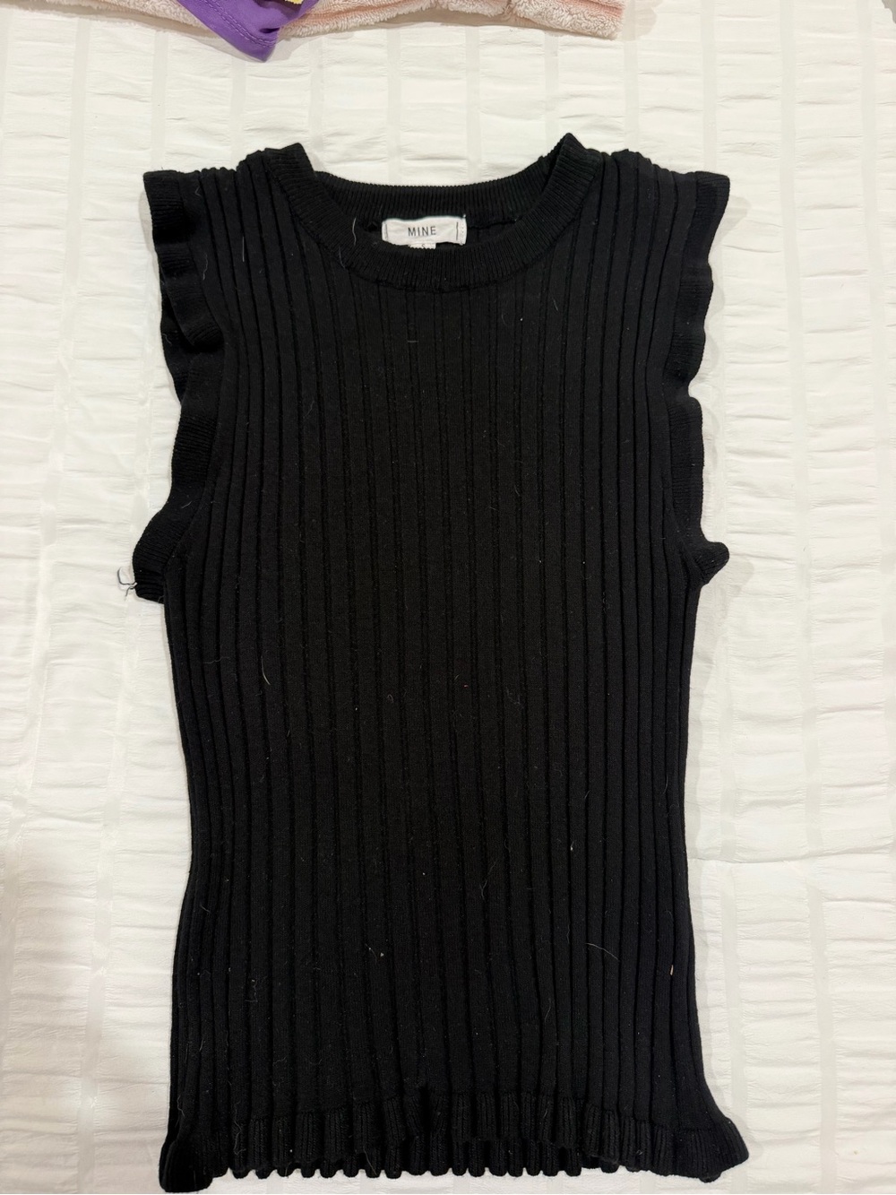 mine Black Ribbed Ruffle-Sleeve Tank Top